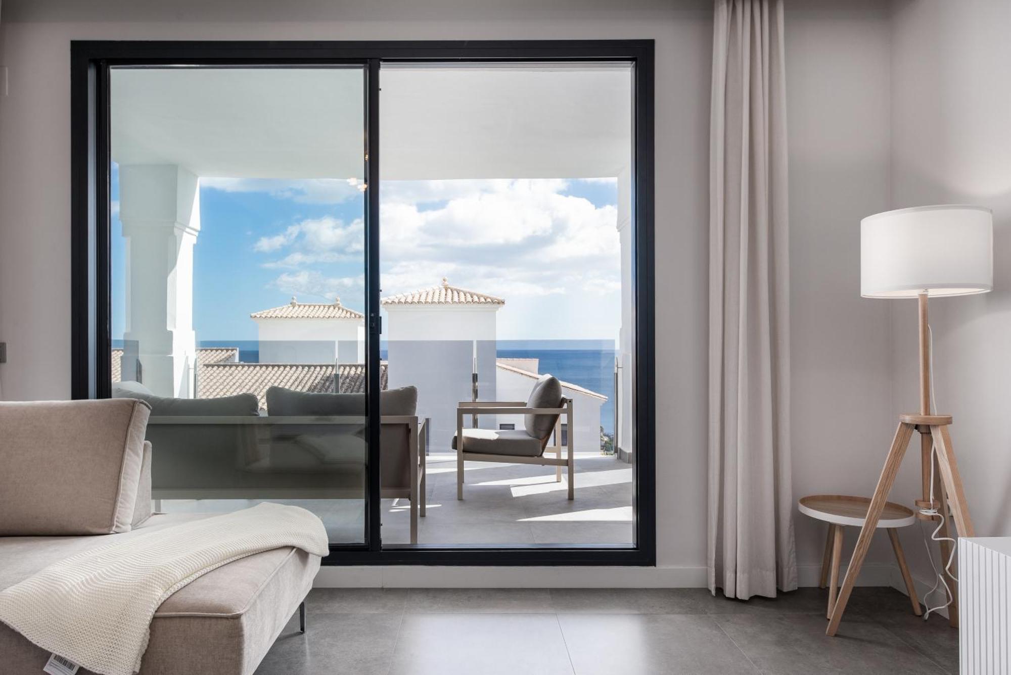 Luxurious Apartment With Sea Views Blue Suites B2-103 Manilva Bagian luar foto